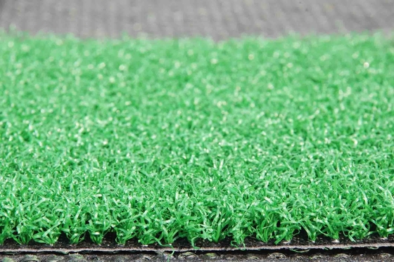 Kunstgras voor golfspelletjes in PP 266 steken/m voor buitengebruik of een vloer met een hoge dichtheid