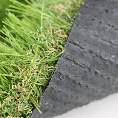 Op maat gemaakte UV-bestendige 43 mm Stapelhoogte 200 steken/m Dichtheid Kunstgras Synthetisch gras voor het landschap