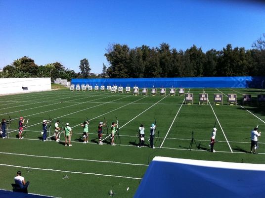 32 mm hoog voetbal kunstgras met CPP+LENO-achtergrond en SBR-latexcoating