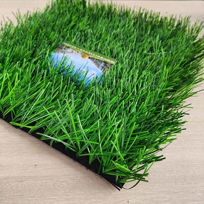 50 mm voetbal kunstgras 160 steken/M Buitengemaakt vals gras Voor voetbalvelden en buitenactiviteiten met weinig onderhoud