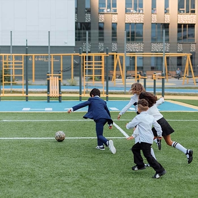 Hoogst standaard voetbal kunstgras 45 mm 150 steken/M Donkergroen kunstgras laag onderhoud