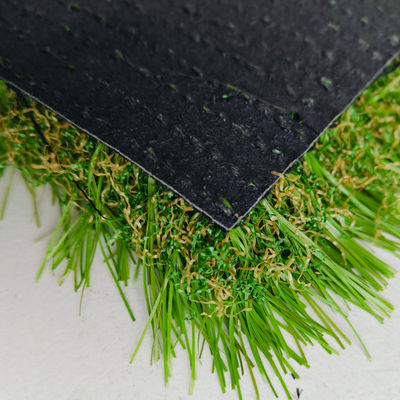 Kunstgras van 30 mm met 200 hechtingen per meter en vijf kleuren voor sport en vrijetijdsbesteding