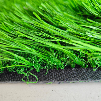 Multifunctionele niet-opvulbare groene kunstmatige sportgras van 60 mm slijtvast en gemakkelijk te installeren kunstgras