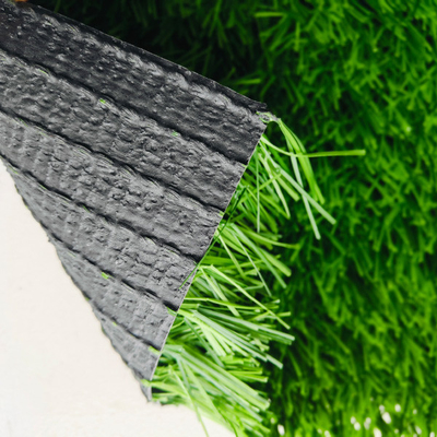 Branddicht Meerdere doeleinden kunstmatig groen nepgras 12000 Dtex 8820 Dichtheid Gebruikt voor buiten sportvelden