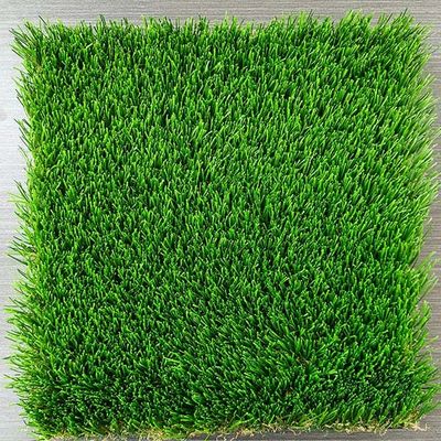 45mm Poolhoogte Kunstgras Synthetisch Gras voor Recreatie en Decoratie voor Groothandelaren en Distributeurs