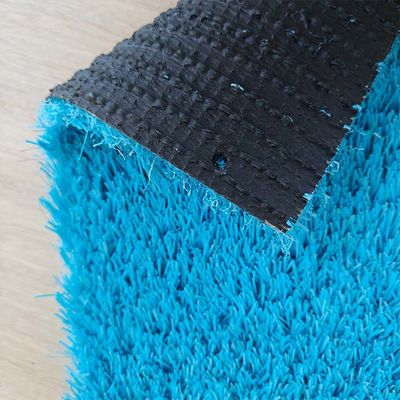 Antistatisch synthetisch gras met 20 mm stapelhoogte, hoge UV-weerstand en weinig onderhoud voor sportvelden