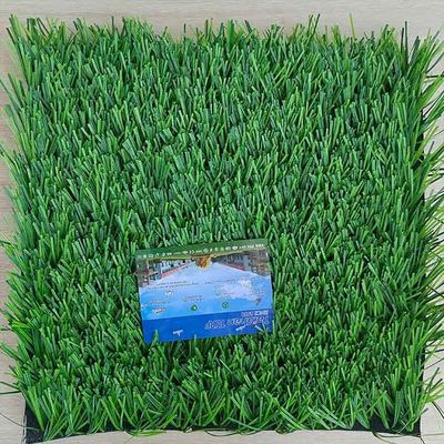 Op maat gemaakte kunstgras van gerecycled kunststof met een stapelhoogte van 40 mm voor sportevenementen en ruimtes met weinig onderhoud
