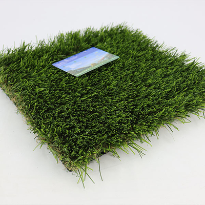 10 mm-50 mm Landschapsbedrijf tapijtgras Gecertificeerd synthetisch gras van kwaliteit Kunstgras voor de tuin