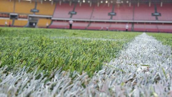 30mm Kunstgras zonder vulling voor voetbalvelden met grote waterdoorlatendheid voor groothandelaars en lokale agenten