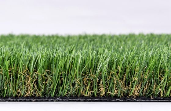 UV-bestendige kunstgras met een hoge waterdoorlaatbaarheid en weinig onderhoud voor landschapsontwerp