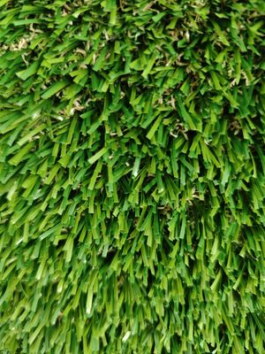 Niet-opvulbaar groen kunstgras transparante latex 30mm PE&PP materiaal Weinig zand nodig Drainage gaten