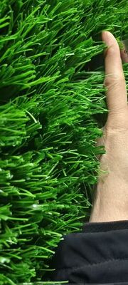 UV-bestendige kunstgras voor voetbal met 60 mm hoog en geen zware metalen voor langdurige prestaties